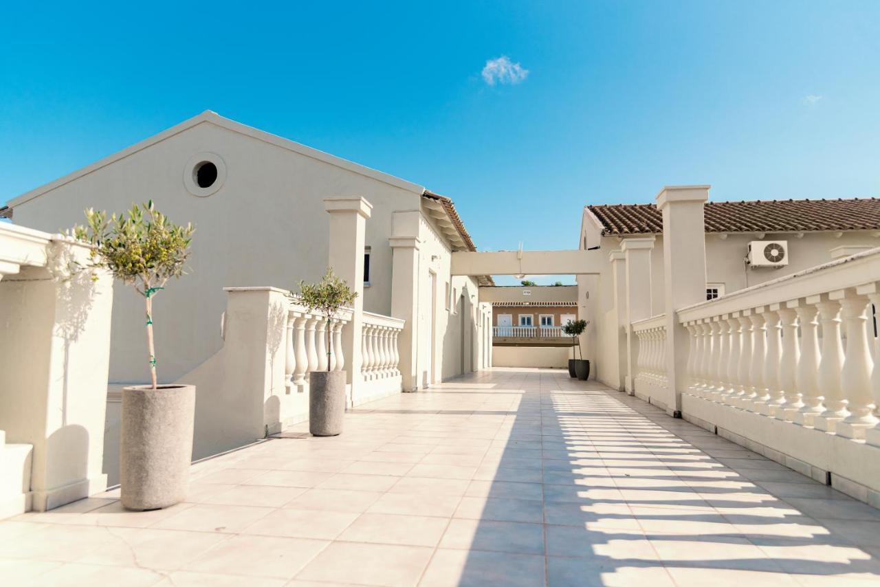 Olive Grove Beachfront Apartments & Seaview Suites (Adults Only) Кавос Экстерьер фото