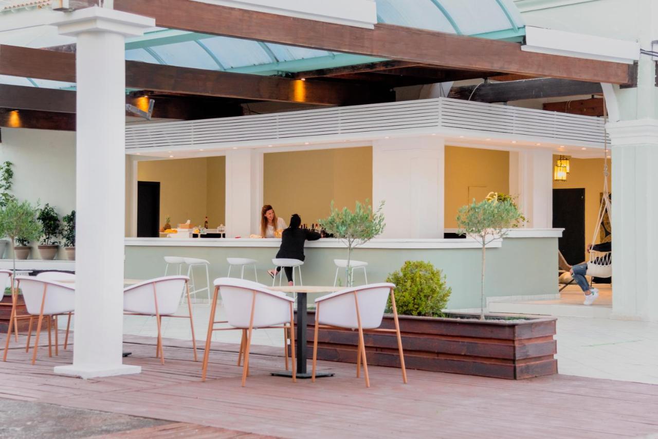 Olive Grove Beachfront Apartments & Seaview Suites (Adults Only) Кавос Экстерьер фото